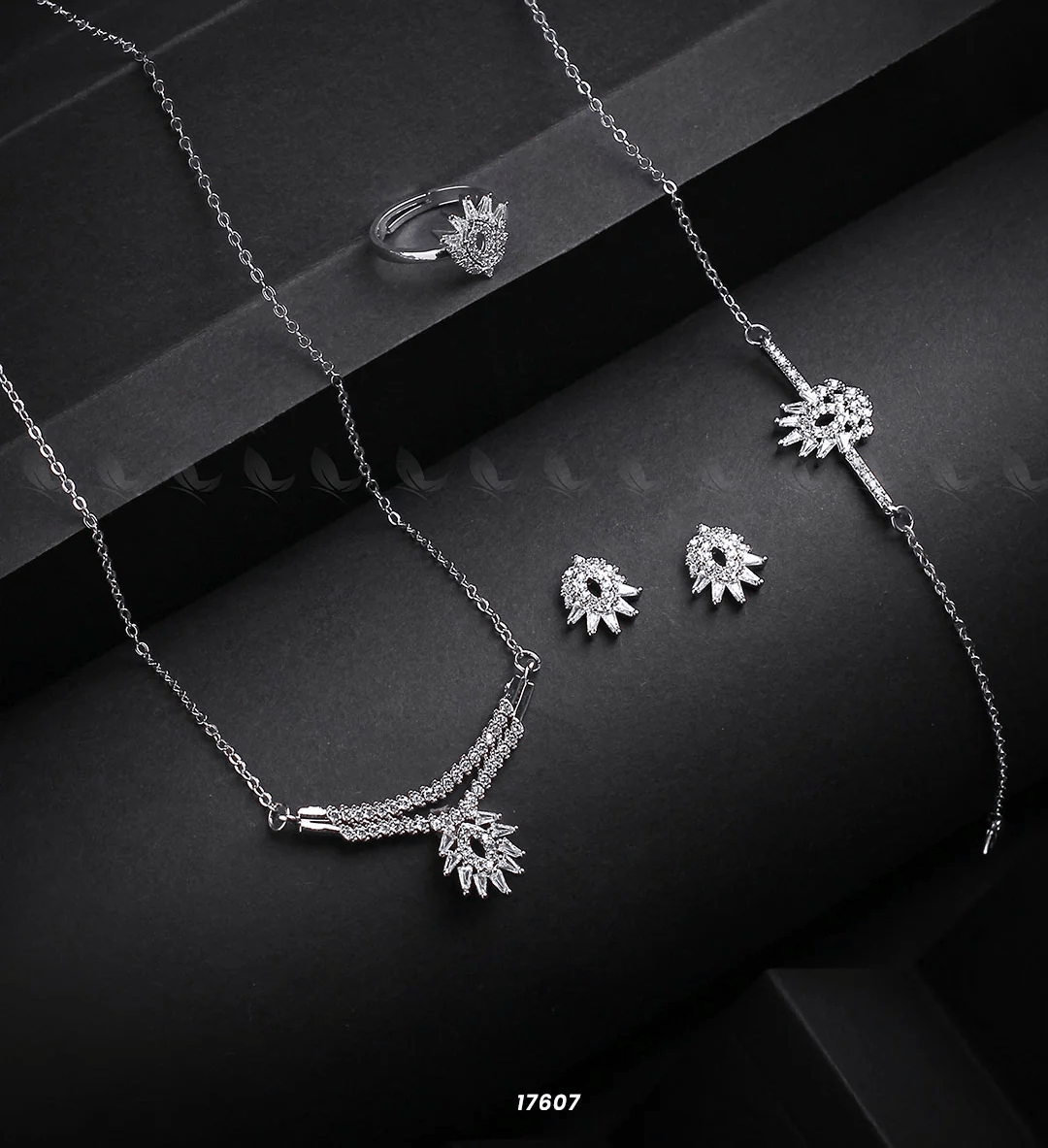 Mirage Necklace Set